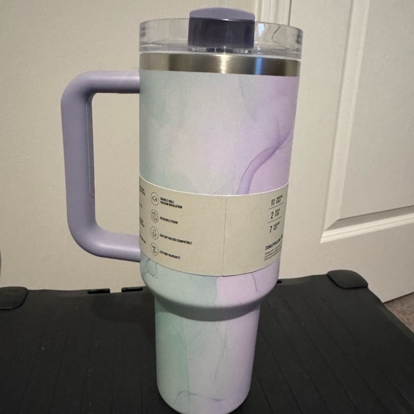 Stanley 40 oz Stainless Steel H2.0 Flowstate Quencher - Picture 2 of 2